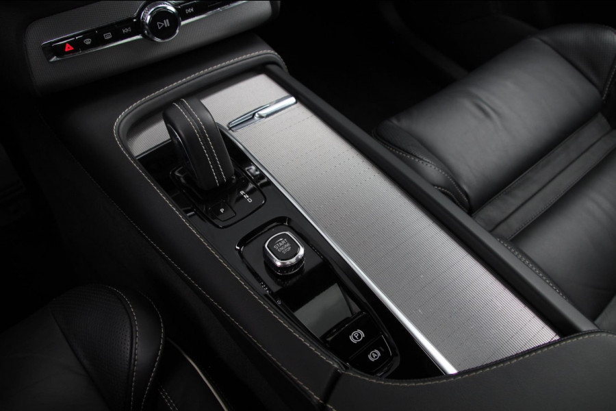 Volvo XC90 2.0 T8 Recharge AWD R-Design Long Range | Pano | B&W | Trekhaak | Luchtvering