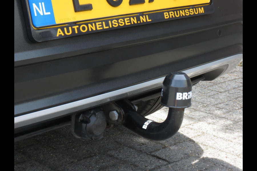 Volkswagen T-Roc 1.5 TSI Sport AUTOMAAT | DIGITAL DASHBOARD | TREKHAAK | ACHTERUITRIJCAMERA | ADAPTIVE CRUISE | STOELVERWARMING |
