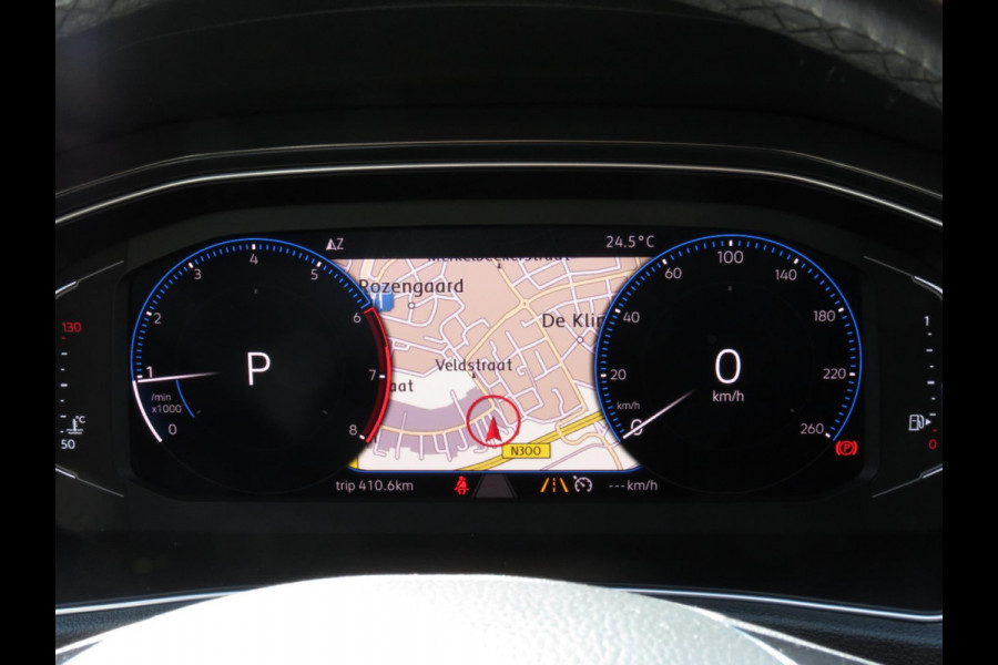 Volkswagen T-Roc 1.5 TSI Sport AUTOMAAT | DIGITAL DASHBOARD | TREKHAAK | ACHTERUITRIJCAMERA | ADAPTIVE CRUISE | STOELVERWARMING |