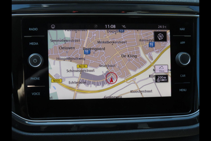 Volkswagen T-Roc 1.5 TSI Sport AUTOMAAT | DIGITAL DASHBOARD | TREKHAAK | ACHTERUITRIJCAMERA | ADAPTIVE CRUISE | STOELVERWARMING |