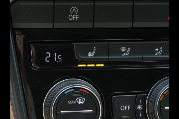 Volkswagen T-Roc 1.5 TSI Sport AUTOMAAT | DIGITAL DASHBOARD | TREKHAAK | ACHTERUITRIJCAMERA | ADAPTIVE CRUISE | STOELVERWARMING |