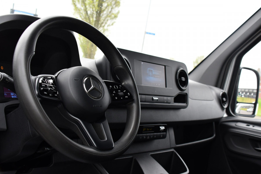 Mercedes-Benz Sprinter 316 2.2 CDI L2H1 AMG Edition Camera, Cruise, Carplay, Multimedia, 164pk, Automaat, Stoelverwarming, Standkachel, Uniek!