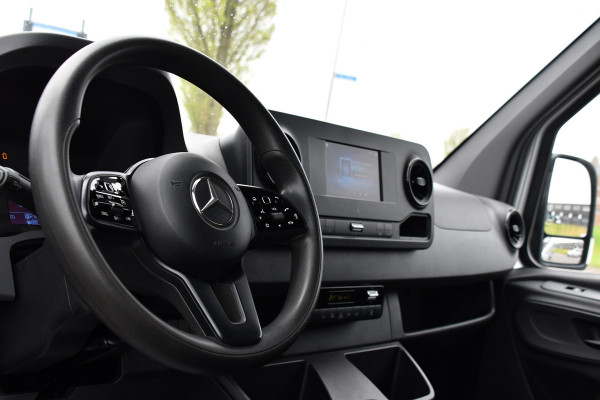 Mercedes-Benz Sprinter 316 2.2 CDI L2H1 AMG Edition Camera, Cruise, Carplay, Multimedia, 164pk, Automaat, Stoelverwarming, Standkachel, Uniek!