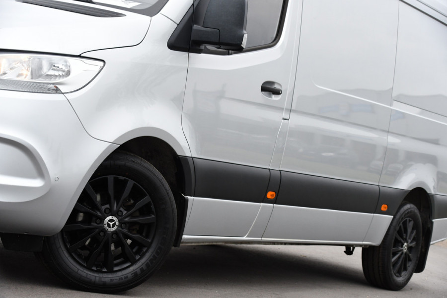 Mercedes-Benz Sprinter 316 2.2 CDI L2H1 AMG Edition Camera, Cruise, Carplay, Multimedia, 164pk, Automaat, Stoelverwarming, Standkachel, Uniek!
