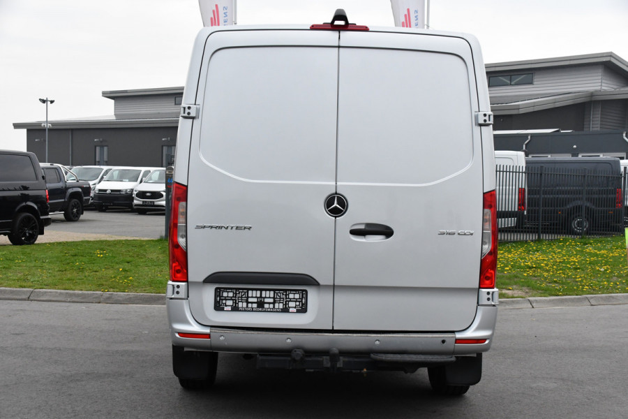 Mercedes-Benz Sprinter 316 2.2 CDI L2H1 AMG Edition Camera, Cruise, Carplay, Multimedia, 164pk, Automaat, Stoelverwarming, Standkachel, Uniek!
