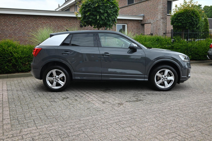 Audi Q2 35 TFSI CoD Sport Pro Line 150 PK Adaptive Keyless Camera LED 17''