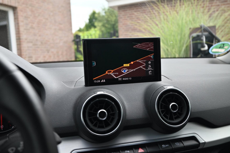Audi Q2 35 TFSI CoD Sport Pro Line 150 PK Adaptive Keyless Camera LED 17''