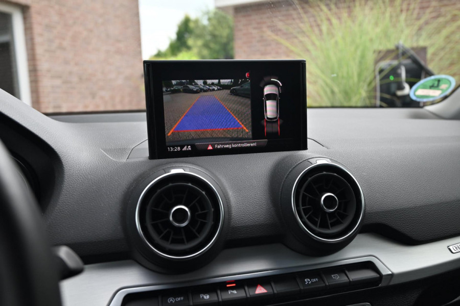 Audi Q2 35 TFSI CoD Sport Pro Line 150 PK Adaptive Keyless Camera LED 17''