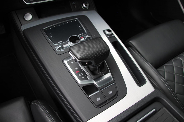 Audi Q5 50 TFSI e quattro S line | Luchtvering | Ruitjes | Pano | ACC