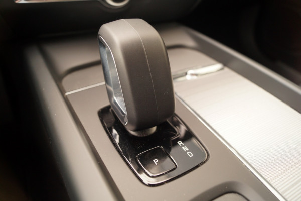 Volvo V60 2.0 B3 163pk Automaat Essential -LEER-LED-ECC-
