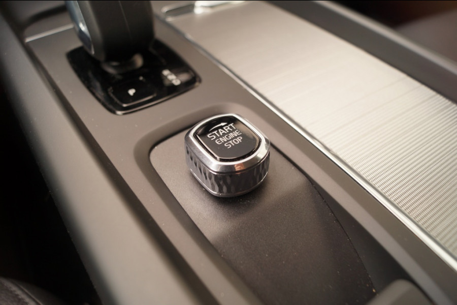 Volvo V60 2.0 B3 163pk Automaat Essential -LEER-LED-ECC-