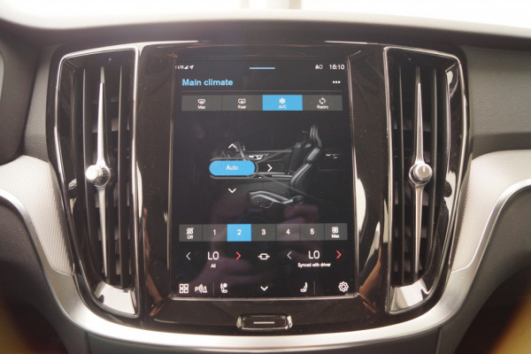 Volvo V60 2.0 B3 163pk Automaat Essential -LEER-LED-ECC-