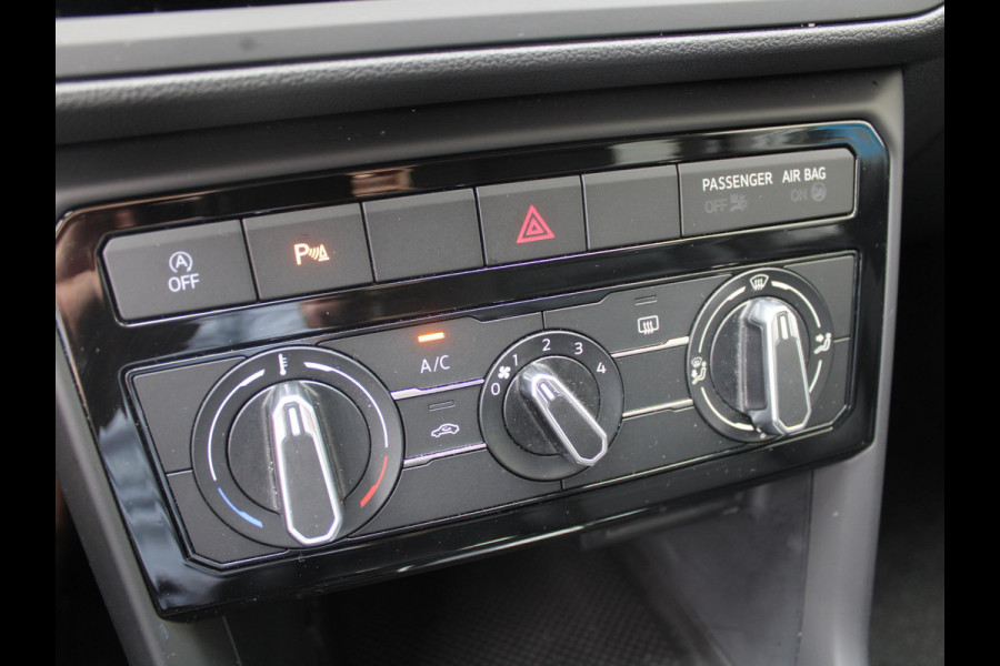 Volkswagen T-Cross 1.0 TSI Life | APPLE CARPLAY | BLACK DESIGN PACK |