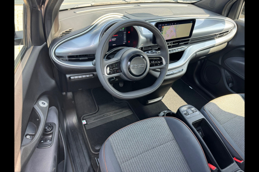 Fiat 500E 3+1 Icon 42 kWh * Black edition * AppleCarplay * Cruise * Rijstrooksensor *