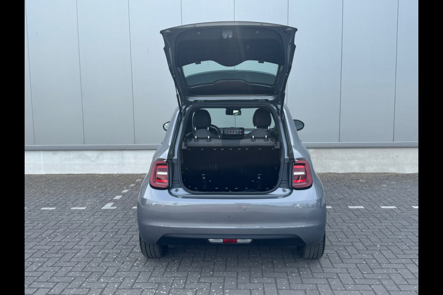 Fiat 500E 3+1 Icon 42 kWh * Black edition * AppleCarplay * Cruise * Rijstrooksensor *