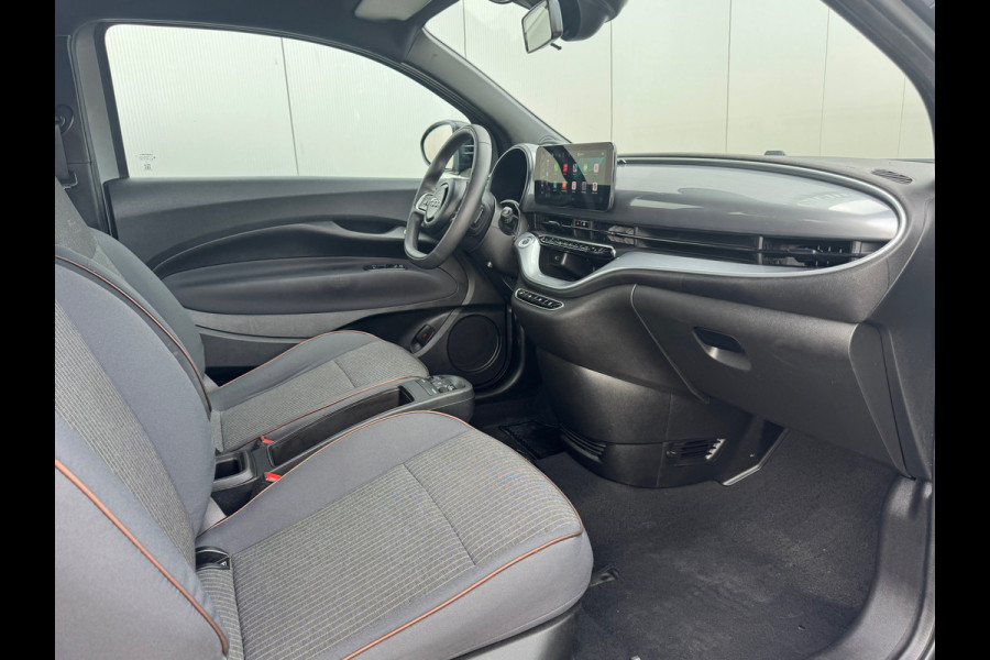 Fiat 500E 3+1 Icon 42 kWh * Black edition * AppleCarplay * Cruise * Rijstrooksensor *