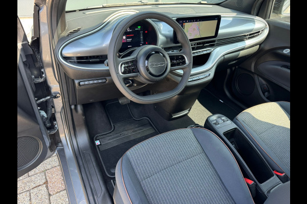 Fiat 500E 3+1 Icon 42 kWh * Black edition * AppleCarplay * Cruise * Rijstrooksensor *