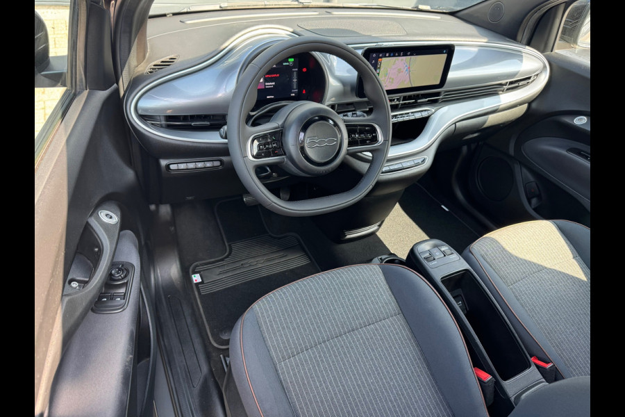 Fiat 500E 3+1 Icon 42 kWh * Black edition * AppleCarplay * Cruise * Rijstrooksensor *