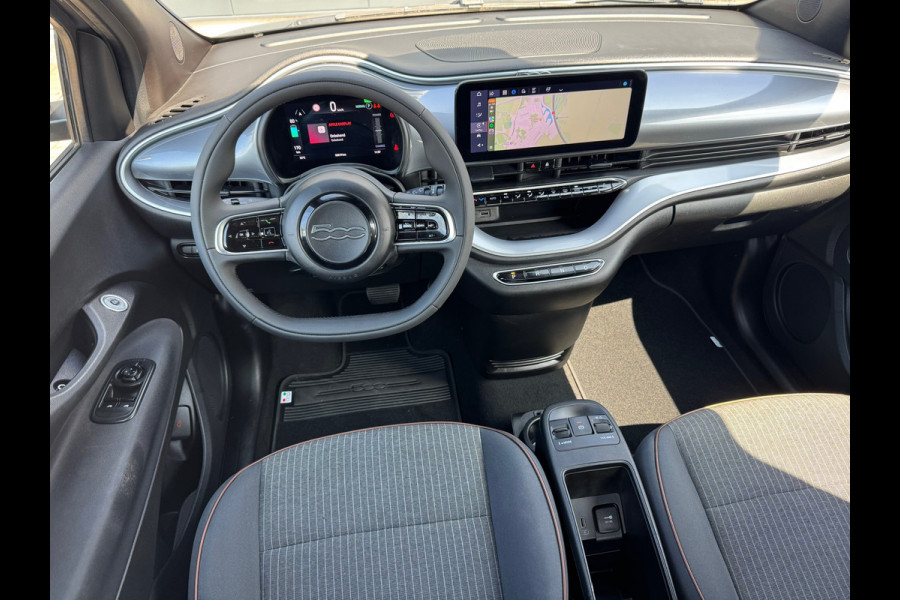Fiat 500E 3+1 Icon 42 kWh * Black edition * AppleCarplay * Cruise * Rijstrooksensor *