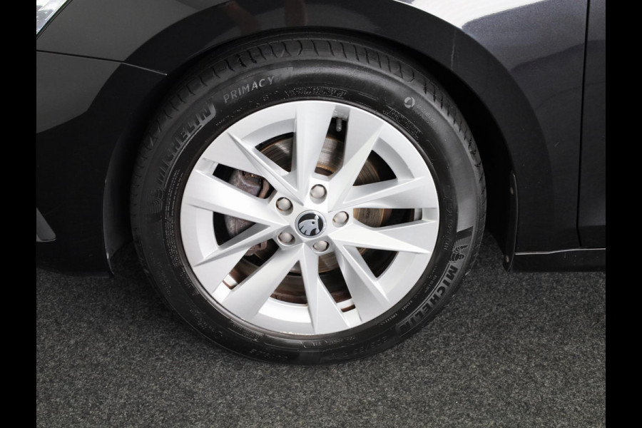 Škoda Octavia Combi 1.0 e-TSI Sport Business 110 pk Automaat (DSG) | Navigatie | Parkeersensoren | Adaptieve cruise control | LED koplampen |