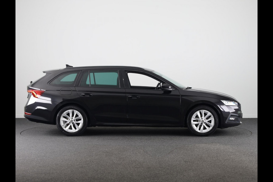 Škoda Octavia Combi 1.0 e-TSI Sport Business 110 pk Automaat (DSG) | Navigatie | Parkeersensoren | Adaptieve cruise control | LED koplampen |