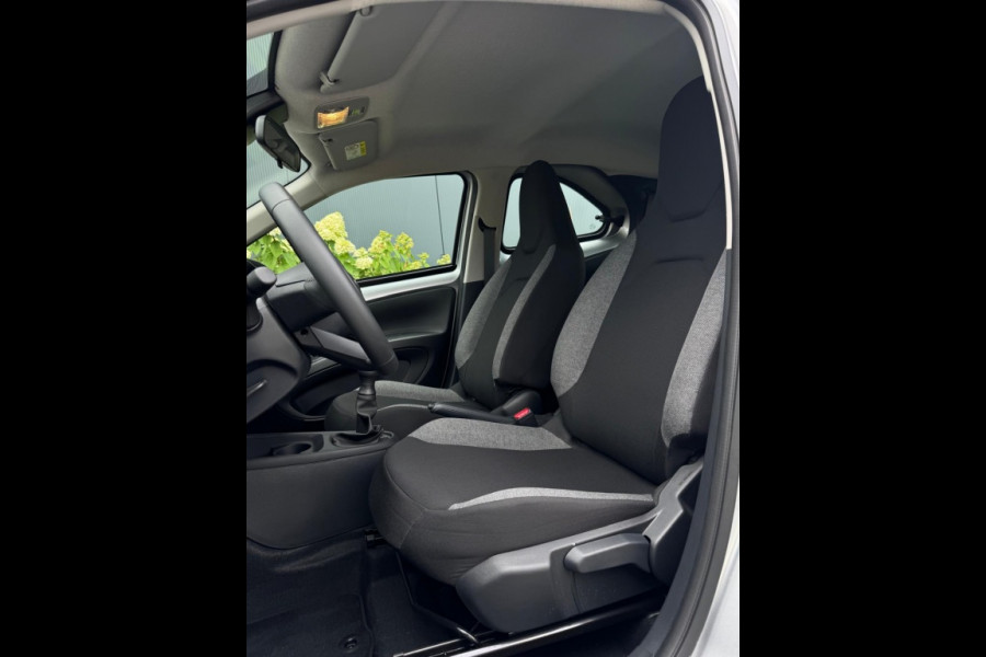Toyota Aygo X 1.0 VVT-i MT Play NAVI AIRCO CAMERA ELEK PAKKET GARANTIE