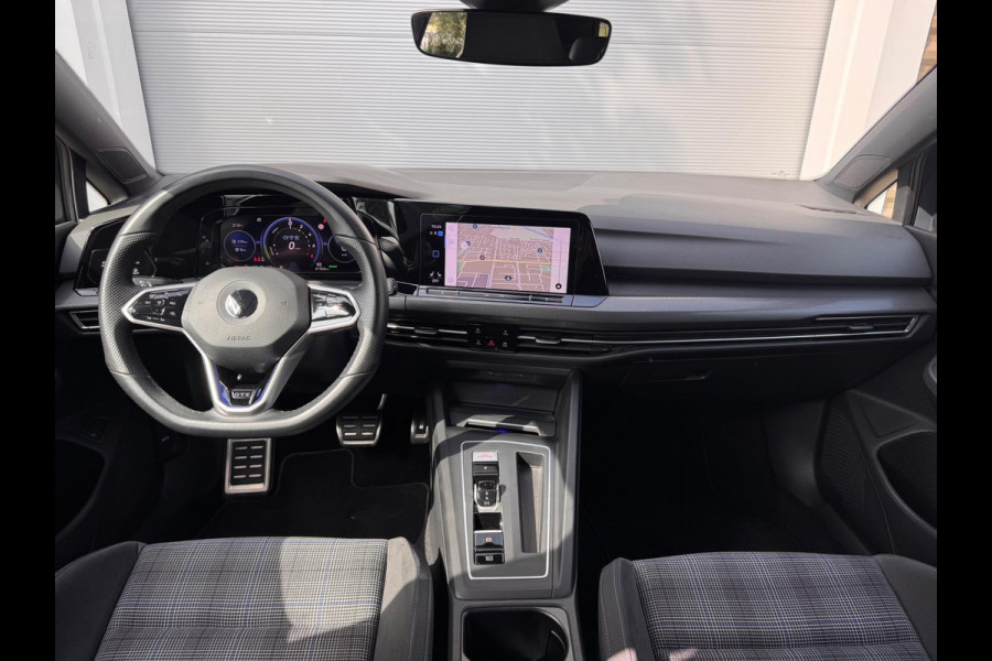Volkswagen Golf 1.4 eHybrid GTE Pano/Matrix/HuD/Camera
