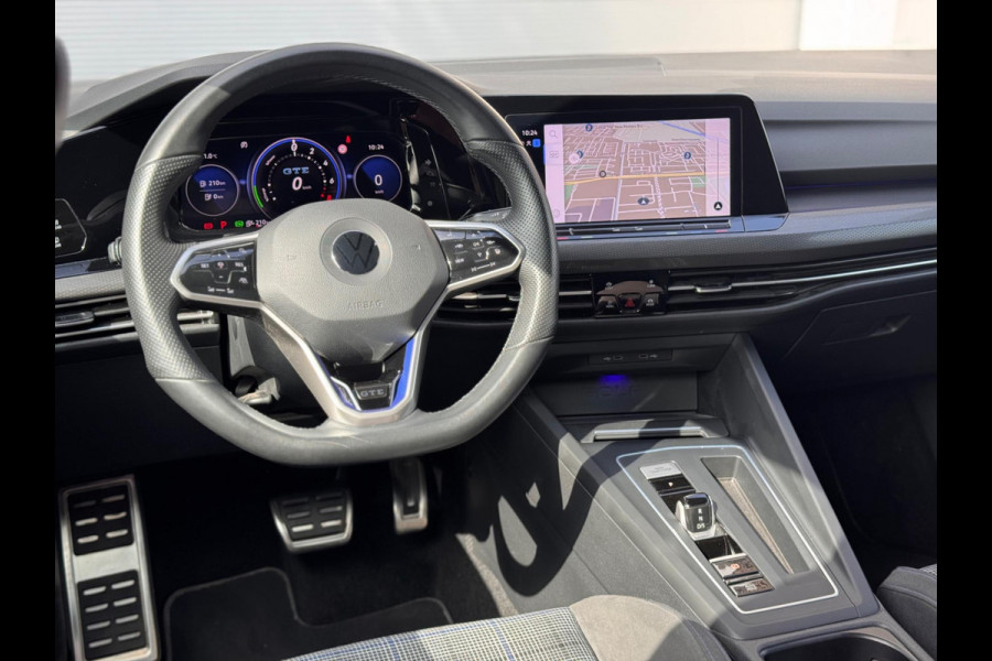 Volkswagen Golf 1.4 eHybrid GTE Pano/Matrix/HuD/Camera