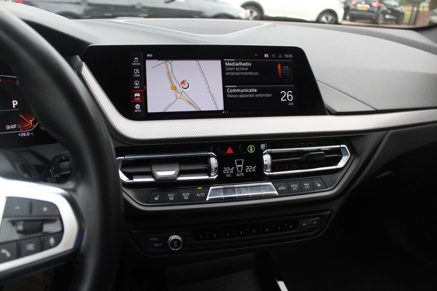 BMW 1-serie 118i Executive Ed. M Sport / Camera / Navigatie / 18'' / Sportstoelen / Stuur + Stoelverwarming / DAB / Cruise Control