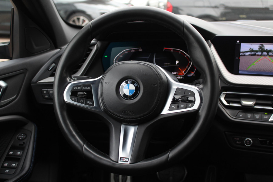 BMW 1-serie 118i Executive Ed. M Sport / Camera / Navigatie / 18'' / Sportstoelen / Stuur + Stoelverwarming / DAB / Cruise Control