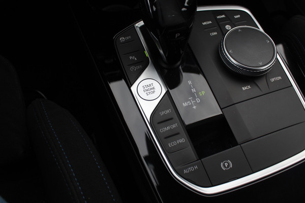 BMW 1-serie 118i Executive Ed. M Sport / Camera / Navigatie / 18'' / Sportstoelen / Stuur + Stoelverwarming / DAB / Cruise Control