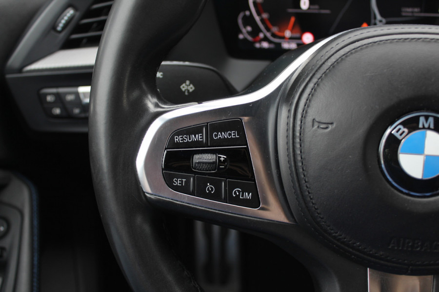 BMW 1-serie 118i Executive Ed. M Sport / Camera / Navigatie / 18'' / Sportstoelen / Stuur + Stoelverwarming / DAB / Cruise Control