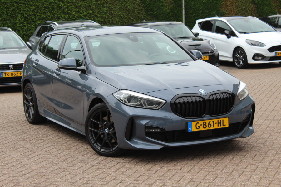 BMW 1-serie 118i Executive Ed. M Sport / Camera / Navigatie / 18'' / Sportstoelen / Stuur + Stoelverwarming / DAB / Cruise Control