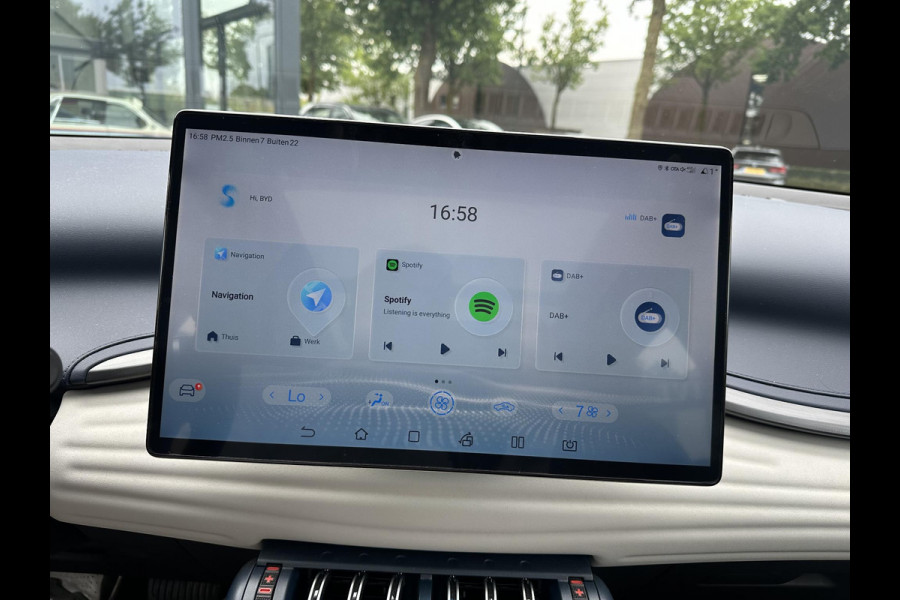 BYD ATTO 3 Design 60 kwh Complete Auto | Panoramadak | Elektrische Kofferbak | 360° Camera | Rijklaar incl. Fabrieksgarantie t/m 2029 | Aandrijflijn & Accu tot 2031!
