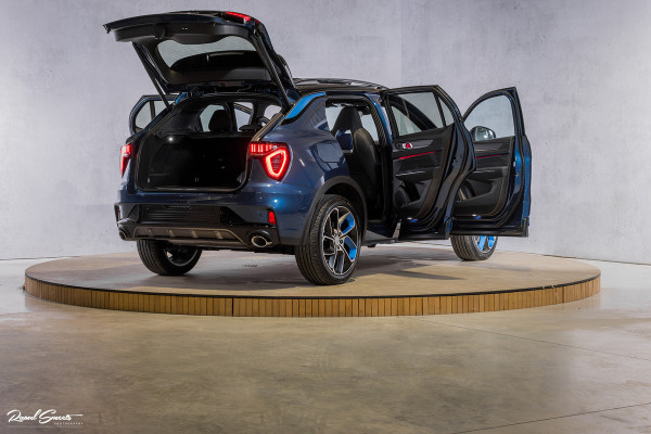 Lynk & Co 01 1.5 | Nieuw en ongebruikt met 4 jaar fabrieksgarantie | Adaptieve cruise | Panorama dak | Memory | Apple carplay |