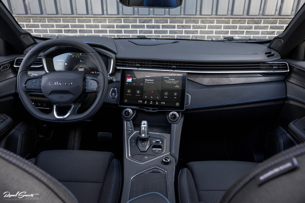 Lynk & Co 01 1.5 | Nieuw en ongebruikt met 4 jaar fabrieksgarantie | Adaptieve cruise | Panorama dak | Memory | Apple carplay |