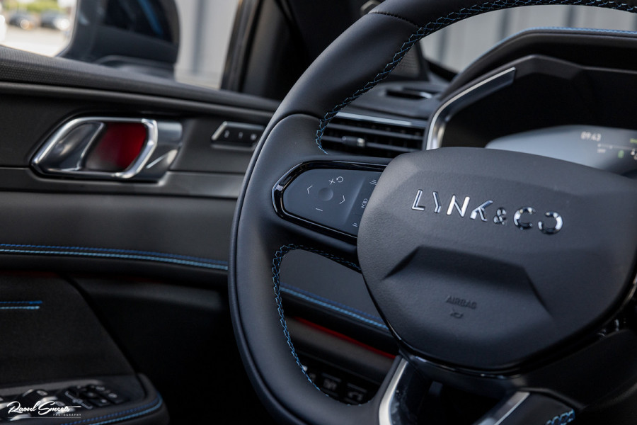 Lynk & Co 01 1.5 | Nieuw en ongebruikt met 4 jaar fabrieksgarantie | Adaptieve cruise | Panorama dak | Memory | Apple carplay |