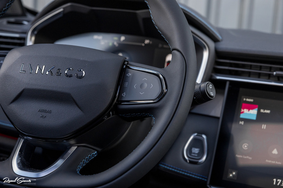 Lynk & Co 01 1.5 | Nieuw en ongebruikt met 4 jaar fabrieksgarantie | Adaptieve cruise | Panorama dak | Memory | Apple carplay |