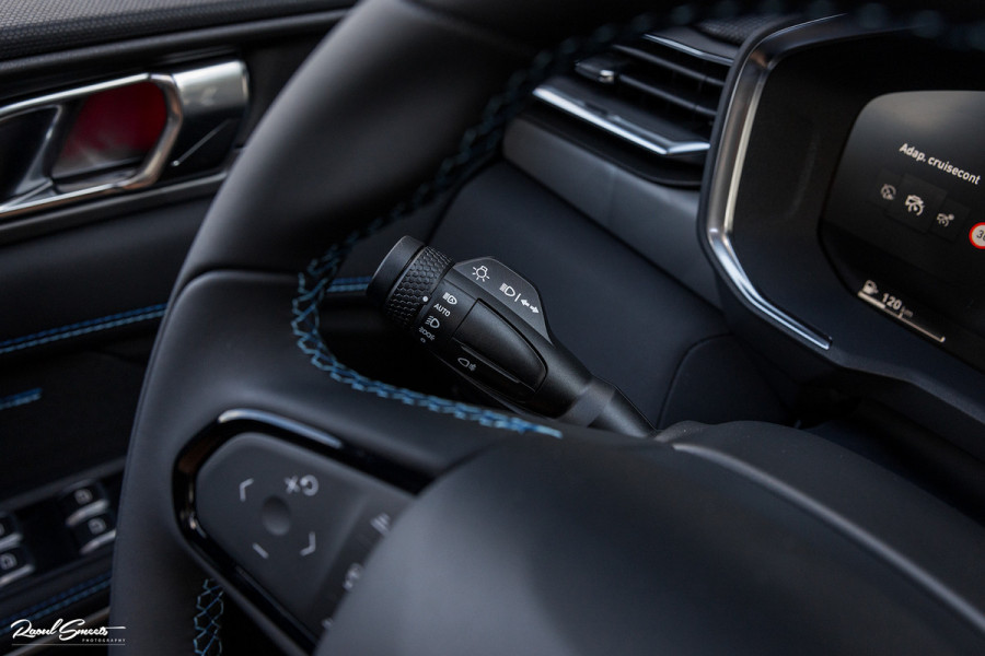Lynk & Co 01 1.5 | Nieuw en ongebruikt met 4 jaar fabrieksgarantie | Adaptieve cruise | Panorama dak | Memory | Apple carplay |