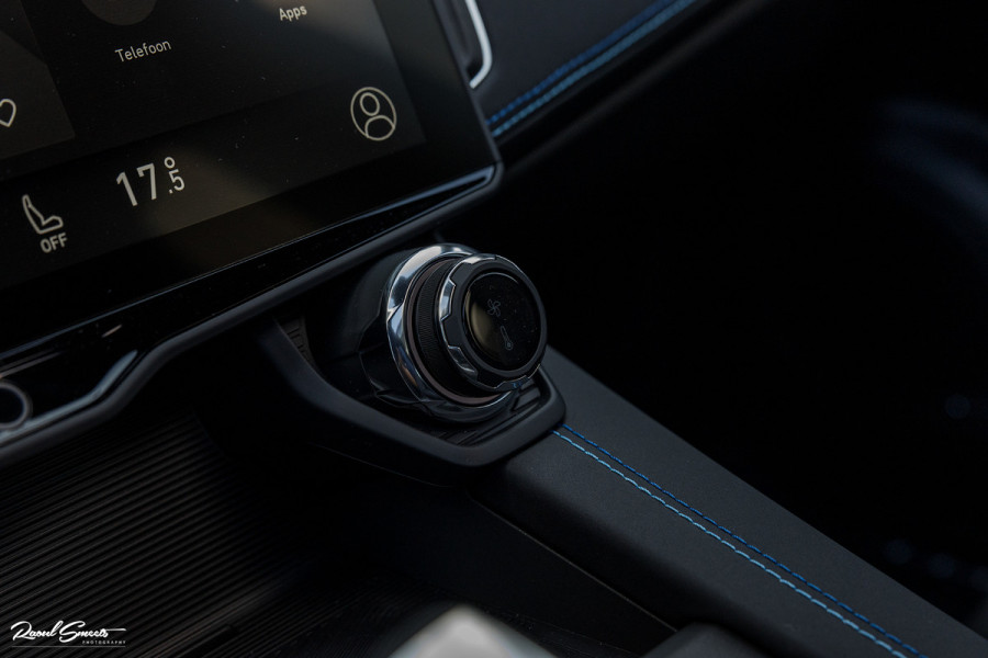 Lynk & Co 01 1.5 | Nieuw en ongebruikt met 4 jaar fabrieksgarantie | Adaptieve cruise | Panorama dak | Memory | Apple carplay |