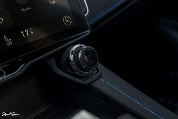 Lynk & Co 01 1.5 | Nieuw en ongebruikt met 4 jaar fabrieksgarantie | Adaptieve cruise | Panorama dak | Memory | Apple carplay |