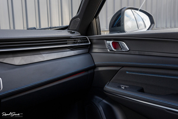 Lynk & Co 01 1.5 | Nieuw en ongebruikt met 4 jaar fabrieksgarantie | Adaptieve cruise | Panorama dak | Memory | Apple carplay |