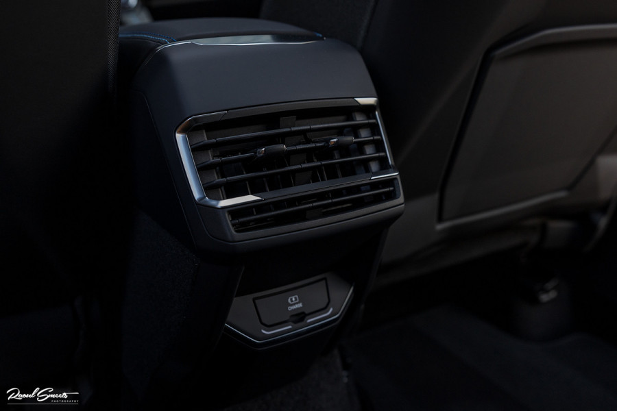 Lynk & Co 01 1.5 | Nieuw en ongebruikt met 4 jaar fabrieksgarantie | Adaptieve cruise | Panorama dak | Memory | Apple carplay |