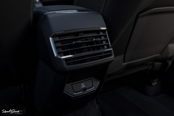Lynk & Co 01 1.5 | Nieuw en ongebruikt met 4 jaar fabrieksgarantie | Adaptieve cruise | Panorama dak | Memory | Apple carplay |