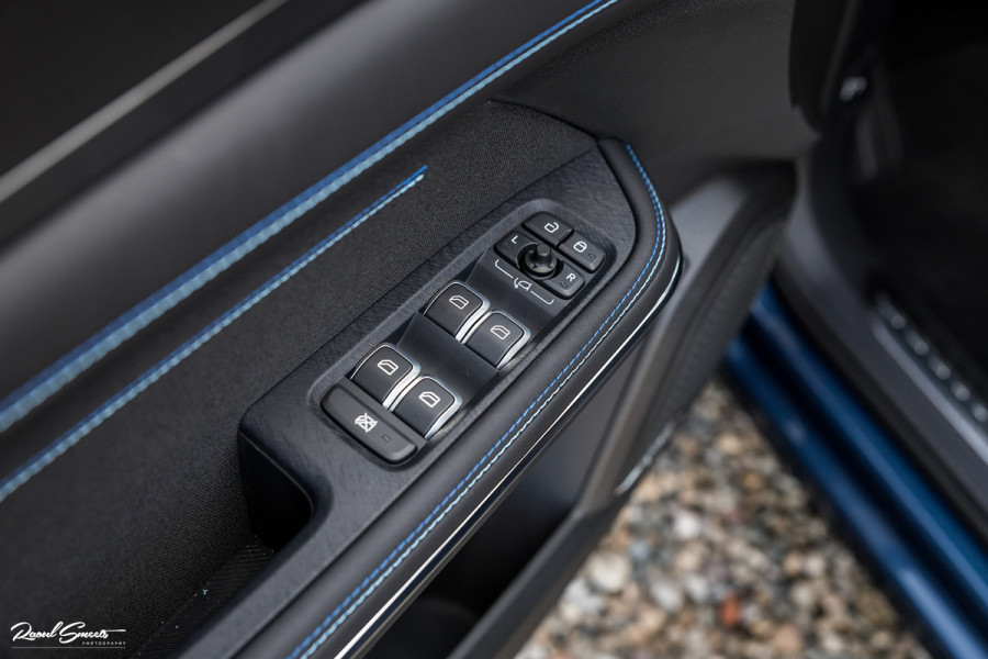 Lynk & Co 01 1.5 | Nieuw en ongebruikt met 4 jaar fabrieksgarantie | Adaptieve cruise | Panorama dak | Memory | Apple carplay |