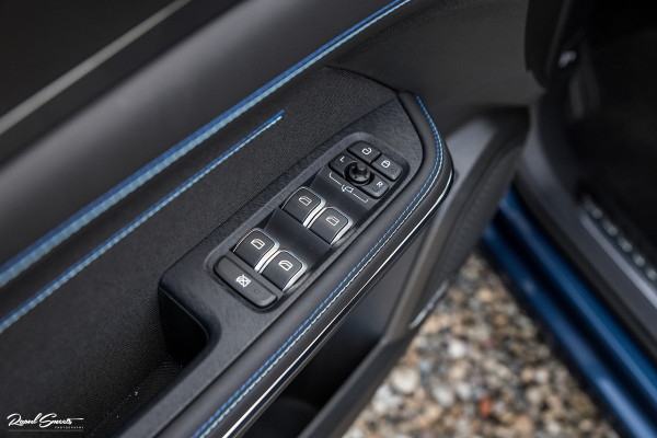 Lynk & Co 01 1.5 | Nieuw en ongebruikt met 4 jaar fabrieksgarantie | Adaptieve cruise | Panorama dak | Memory | Apple carplay |