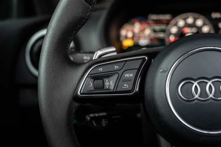 Audi RS3 Limousine 2.5 TFSI quattro | Panorama | B&O | Afneembare Trekhaak