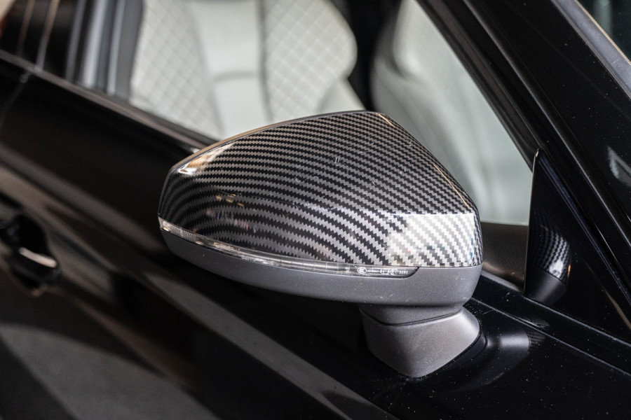 Audi RS3 Limousine 2.5 TFSI quattro | Panorama | B&O | Afneembare Trekhaak