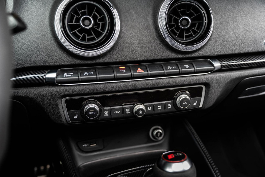 Audi RS3 Limousine 2.5 TFSI quattro | Panorama | B&O | Afneembare Trekhaak