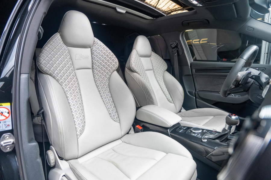 Audi RS3 Limousine 2.5 TFSI quattro | Panorama | B&O | Afneembare Trekhaak